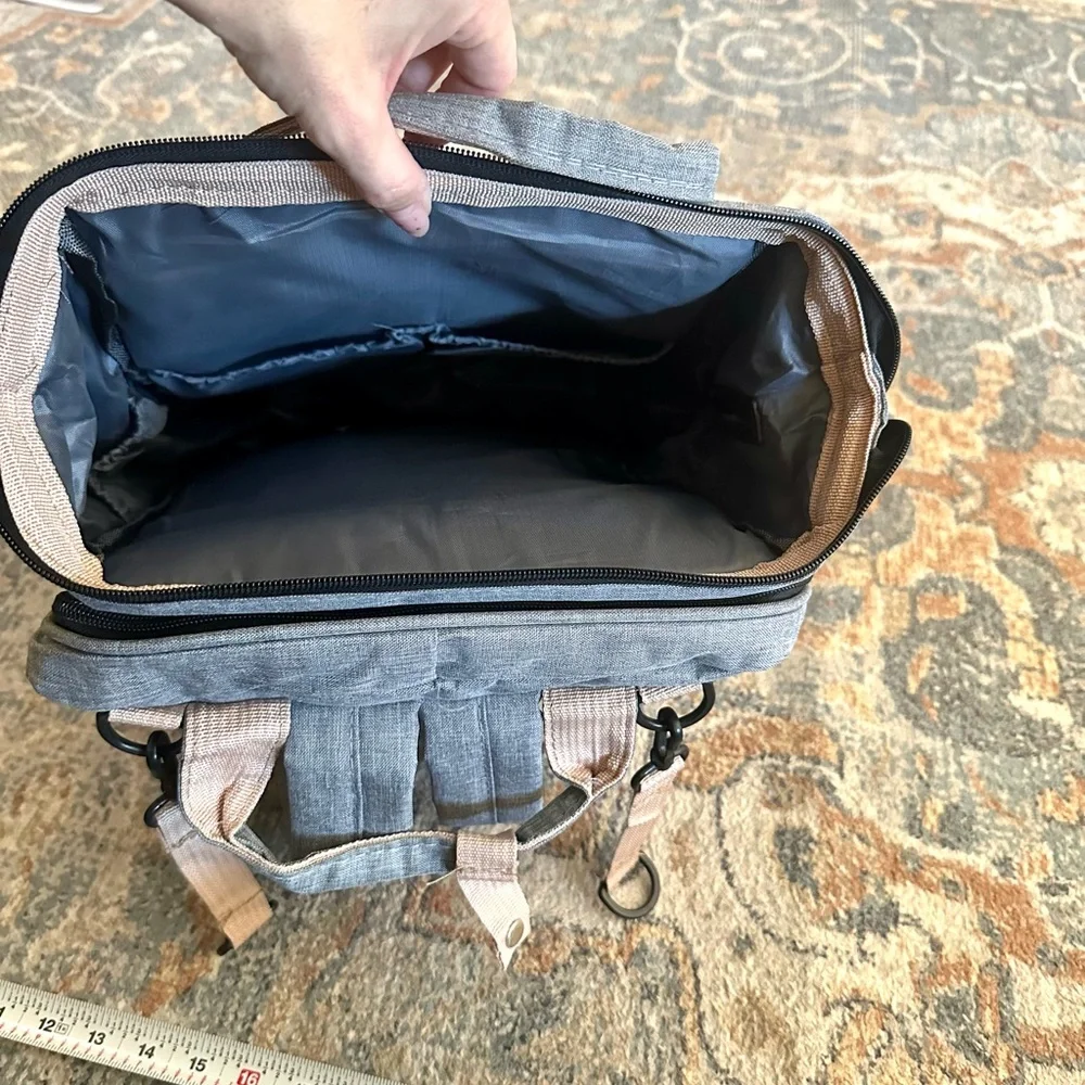 NWOT‎ Multi-Function Travel Diaper Bag / Changing Station / Privacy Sleep